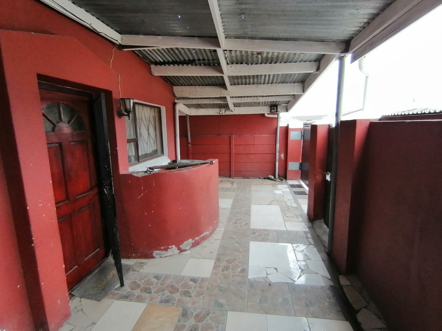 3 Bedroom Property for Sale in Ekuphumleni Western Cape